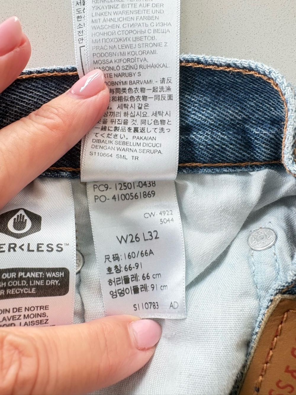 Levi’s Premium 501 Original Jeans Medium Wash W26 L32 - Picture 5 of 11